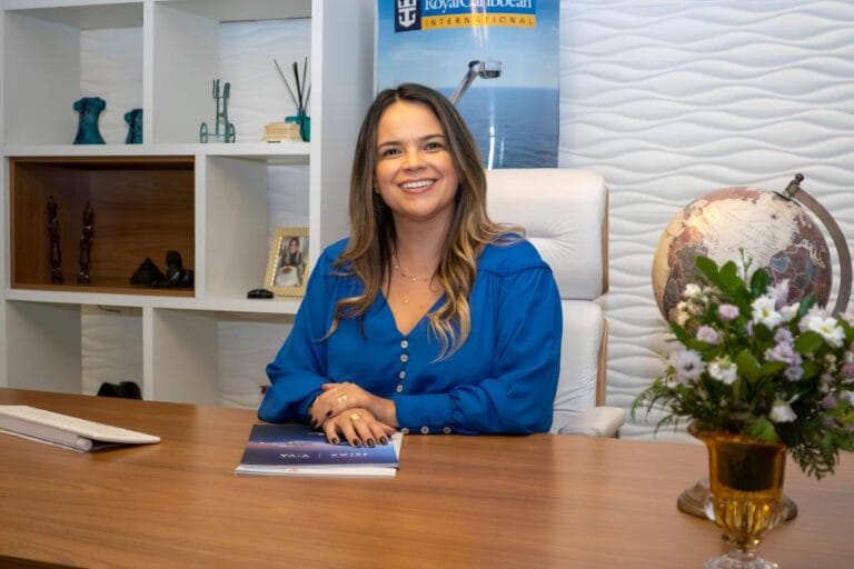 Mônica - Expert Turismo