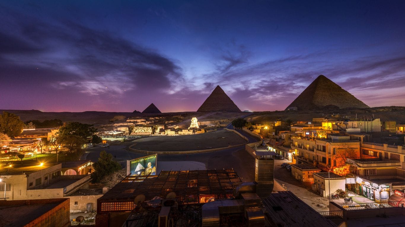 Pirâmides de Quéops, Quéfren e Miquerinos.