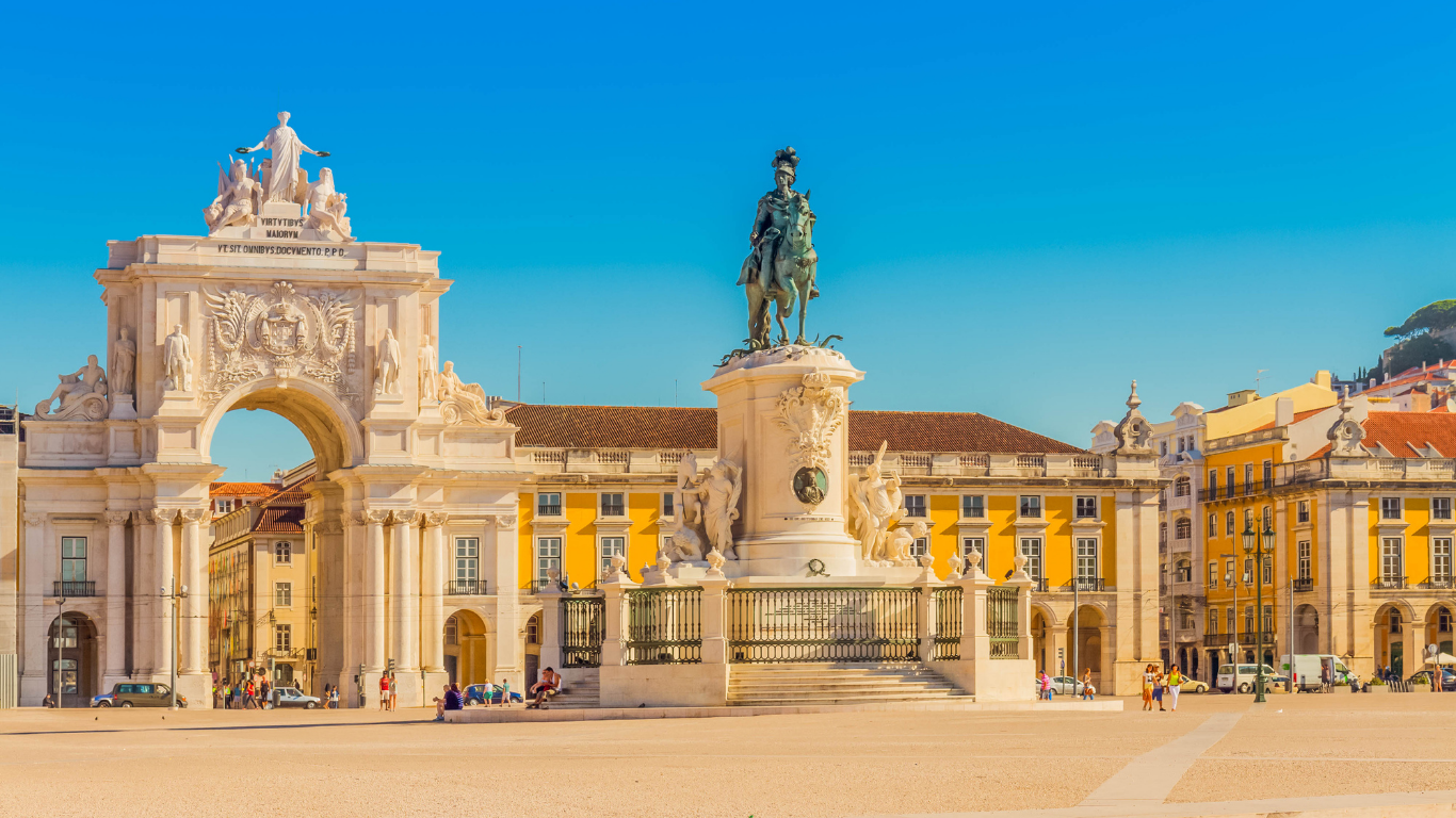 Réveillon em Portugal 2027: Lisboa, Algarve e Santiago